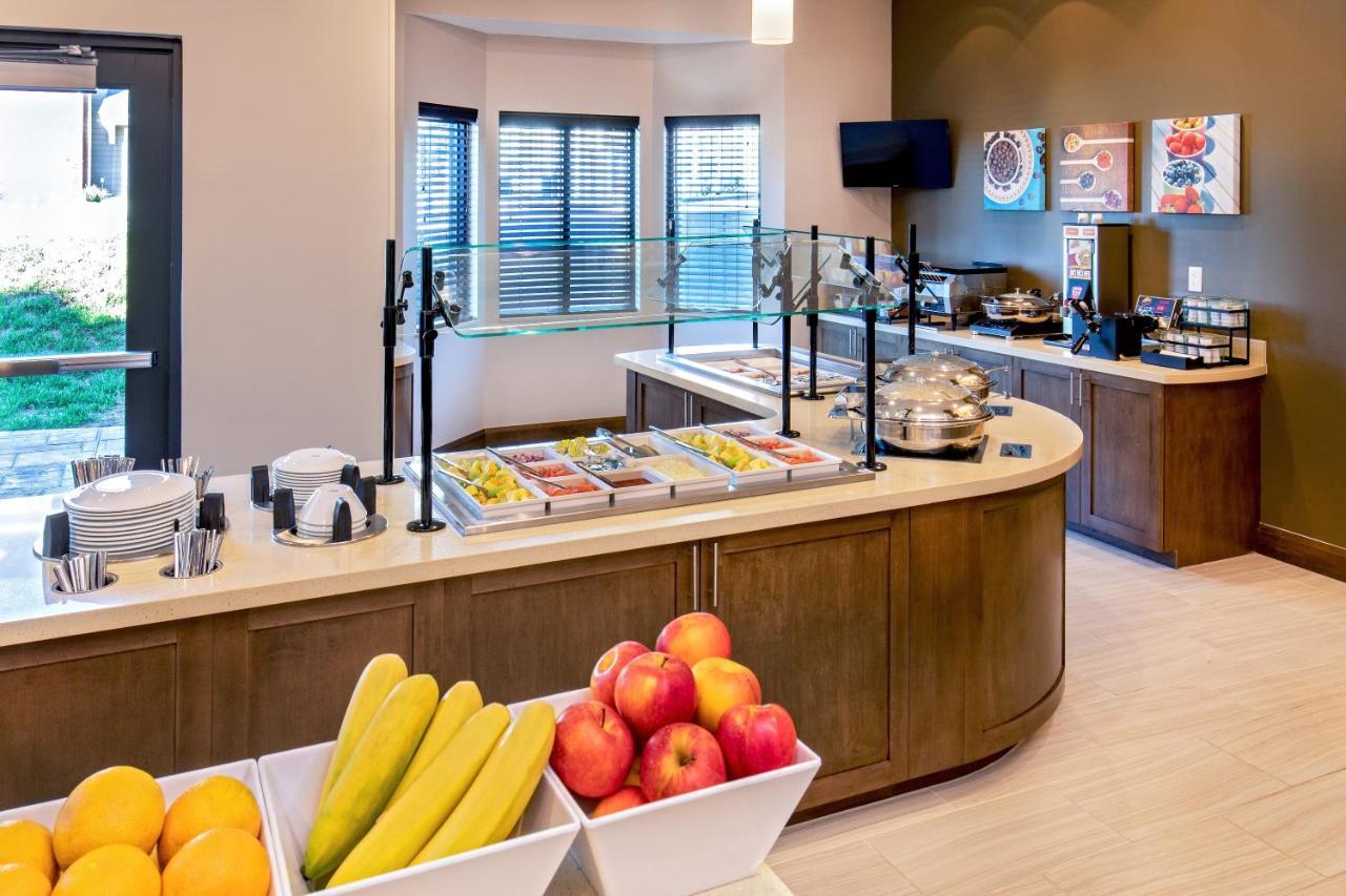 Staybridge Suites Charlottesville Airport By Ihg Bagian luar foto